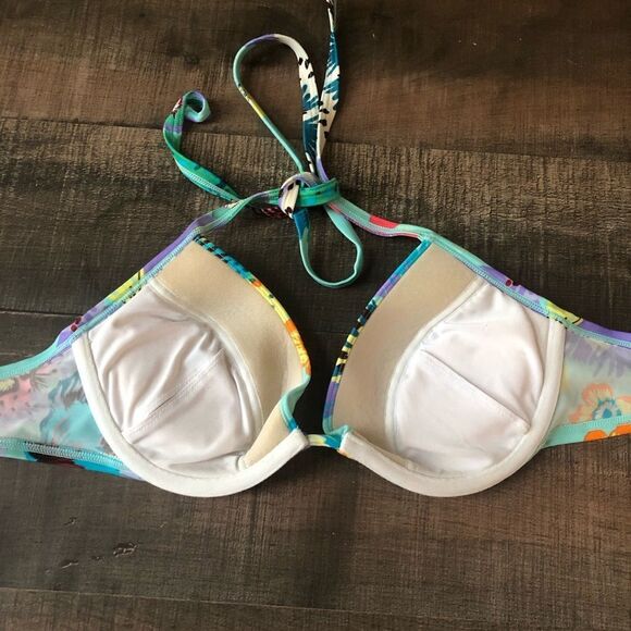 Vintage Victoria’s Secret Bikini Top and Skirt - Picture 7 of 8